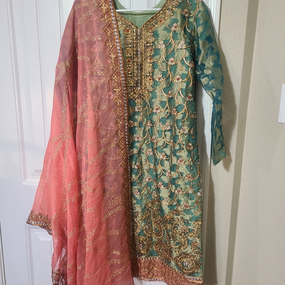 Shalwar Qameez Dupata pakistani indian dress Green and pink color